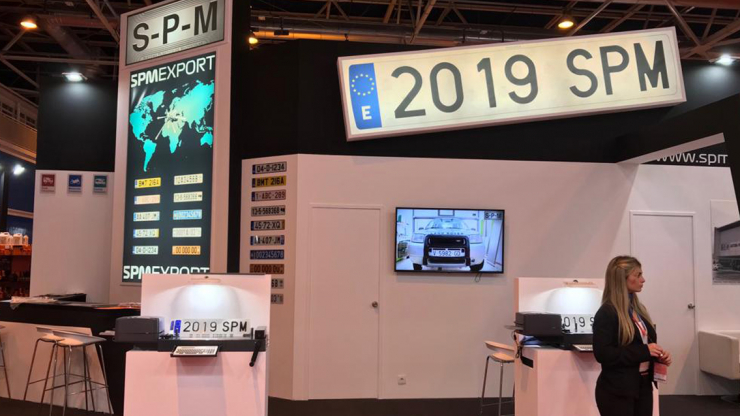 SPM presenta sus nuevas placas RS publicitarias en Motortec Automechanika 2019